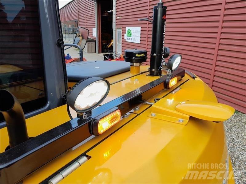 XCMG XE80E Верижен екскаватор