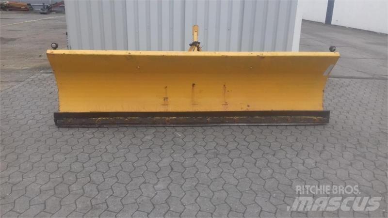  - - - 2.5 MTR Снегочистачки
