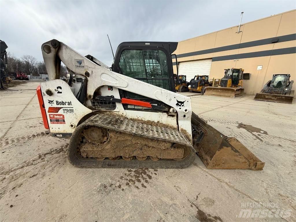Bobcat T740 Мини товарачи