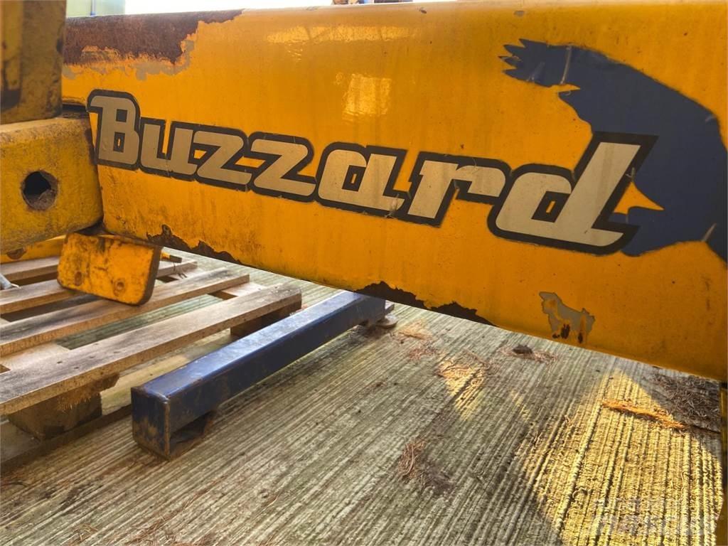 Bomford Buzzard Резачки за бали, резачки и машини за отмотаване на бали