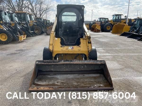 CAT 262D3 Мини товарачи
