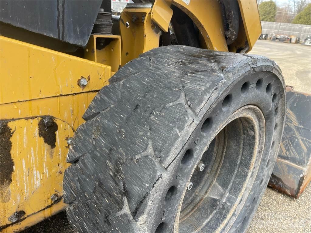 CAT 262D3 Мини товарачи
