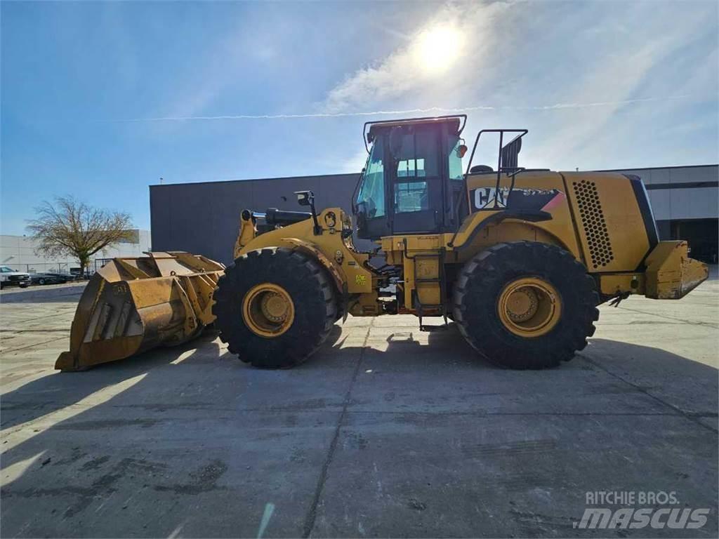 CAT 972K Колесни товарачи
