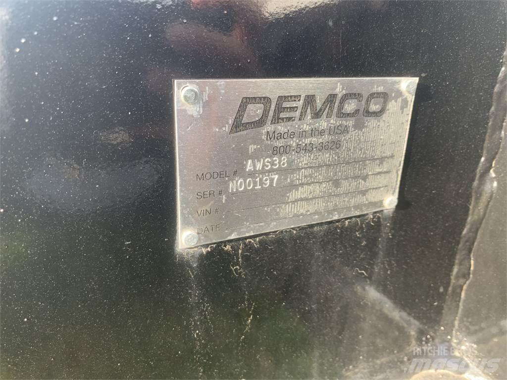 Demco AWS38 Ремаркета за зърно / силаж
