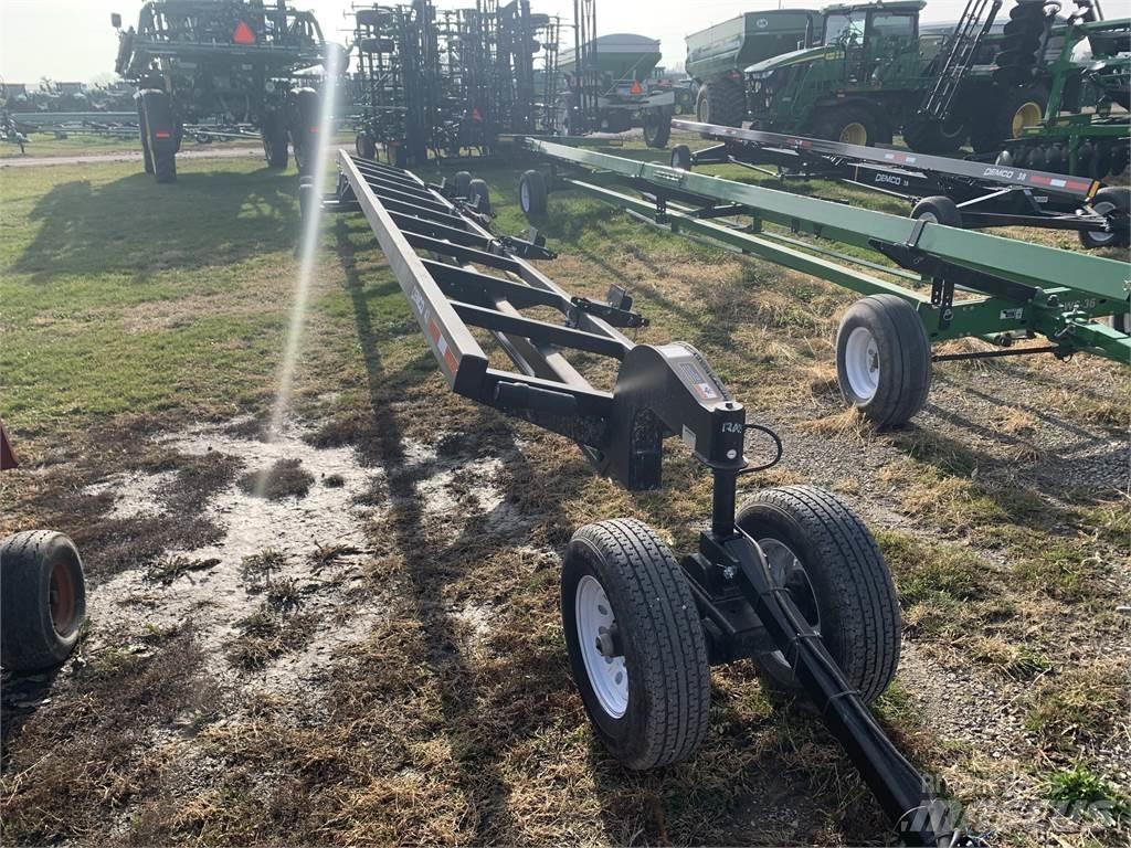 Demco STD42 Ремаркета за зърно / силаж
