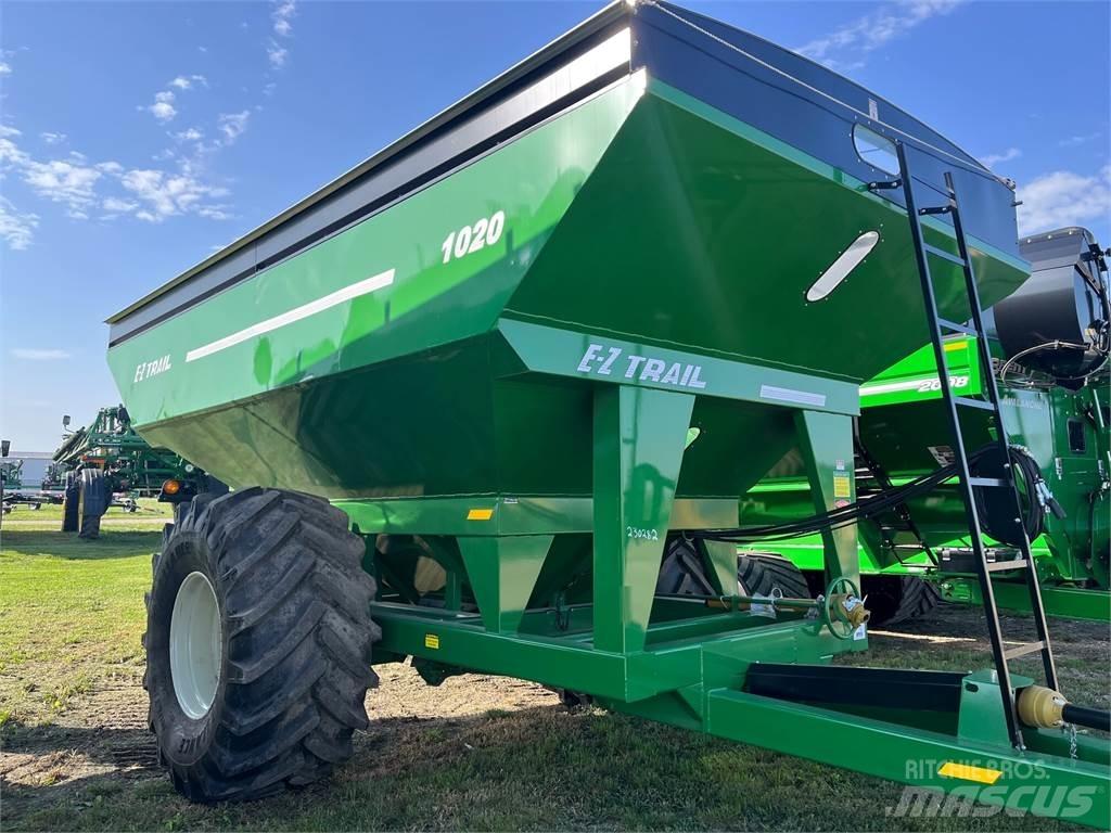 Ez-Flow 1020 Ремаркета за зърно / силаж
