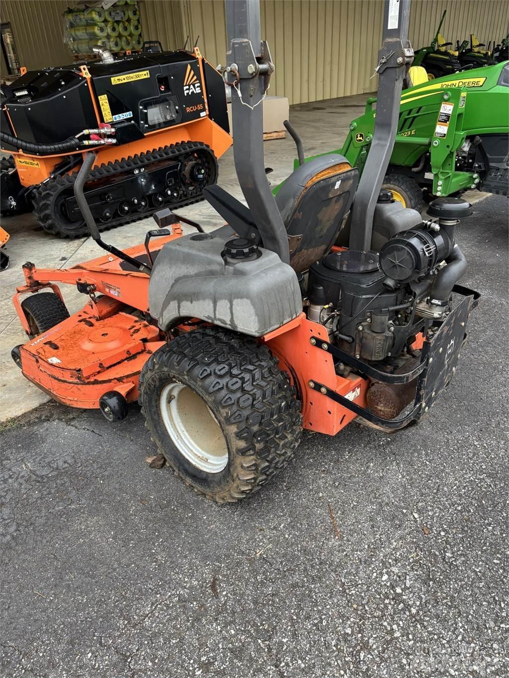 Husqvarna Z6127 Косачки без радиус на завъртане