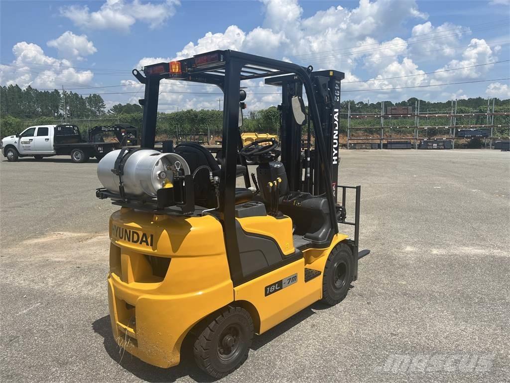 Hyundai 18L-7M Вилични кари-повдигачи - други
