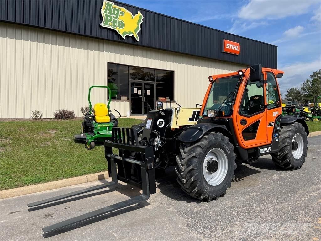 JLG 823 Телескопични товарачи