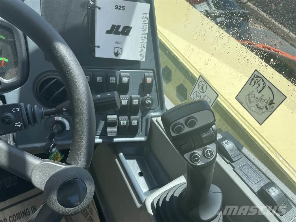 JLG 925 Телескопични товарачи