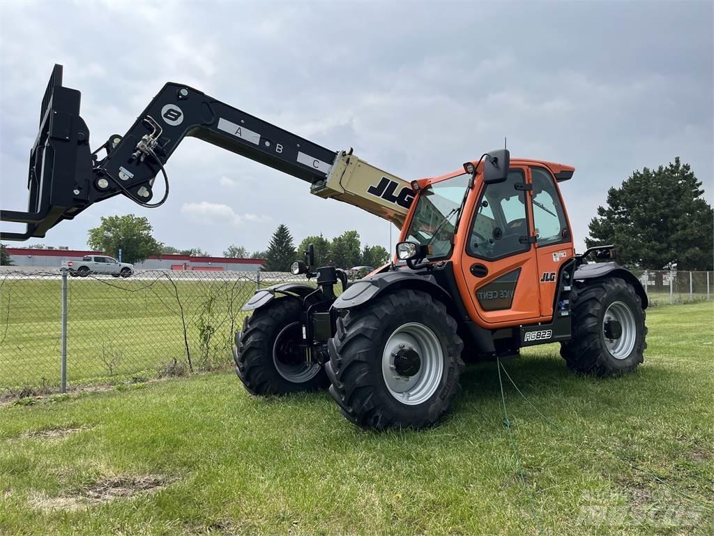 JLG AG823 Телескопични товарачи