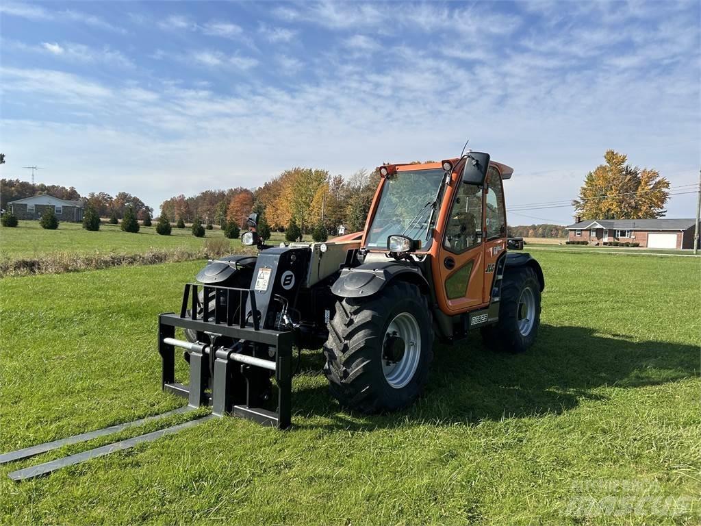JLG AG823 Телескопични товарачи