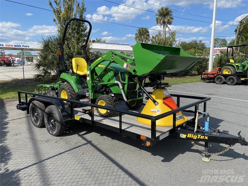 John Deere 1023E Компактни трактори