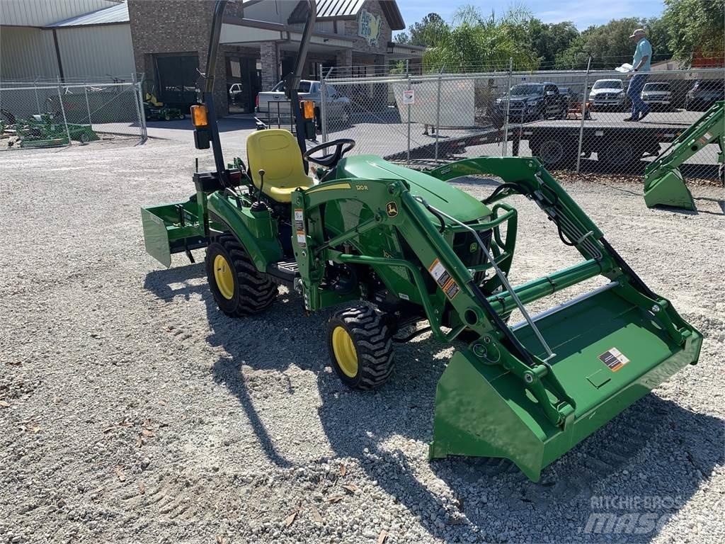 John Deere 1023E Компактни трактори