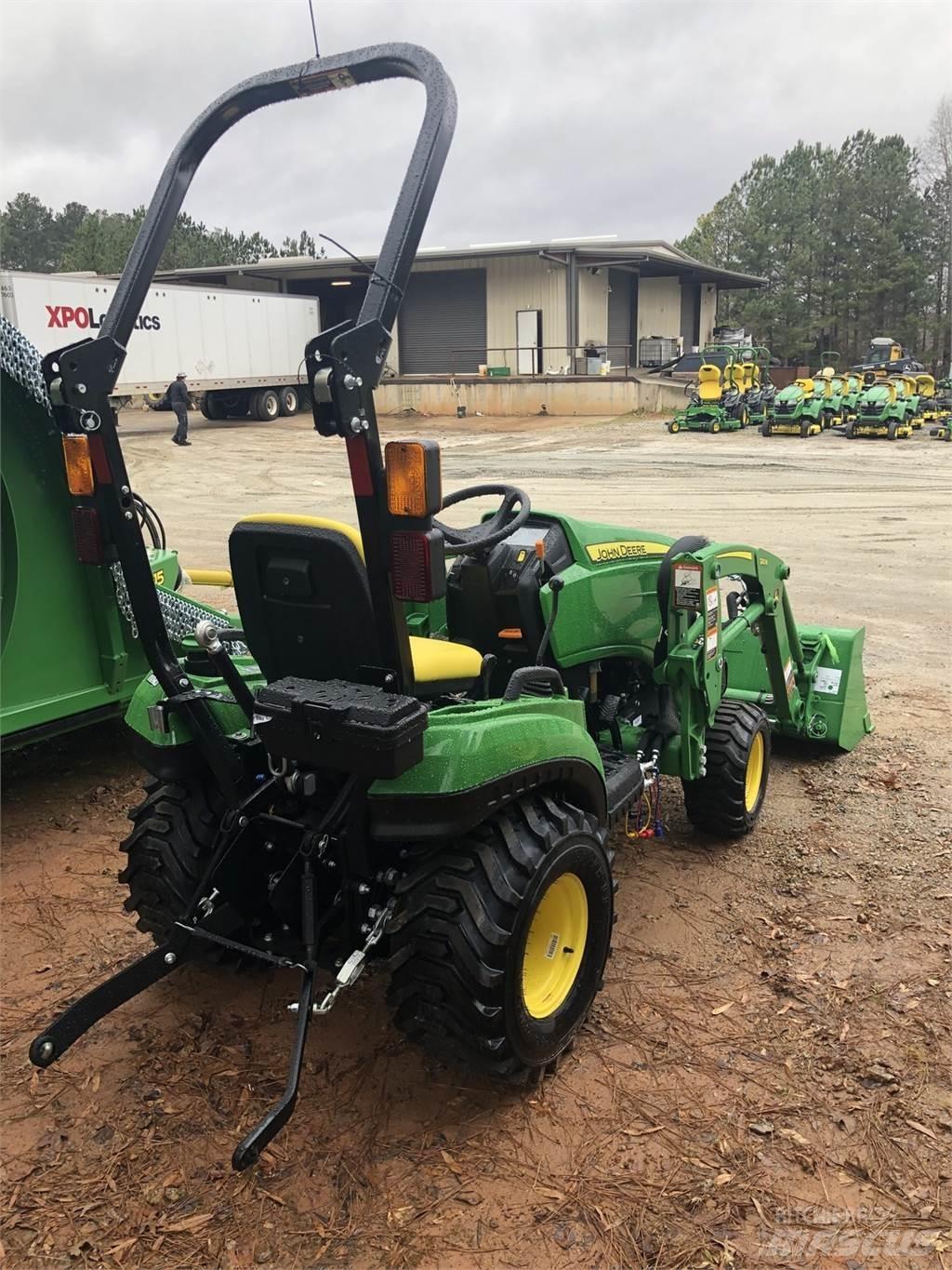 John Deere 1023E Компактни трактори