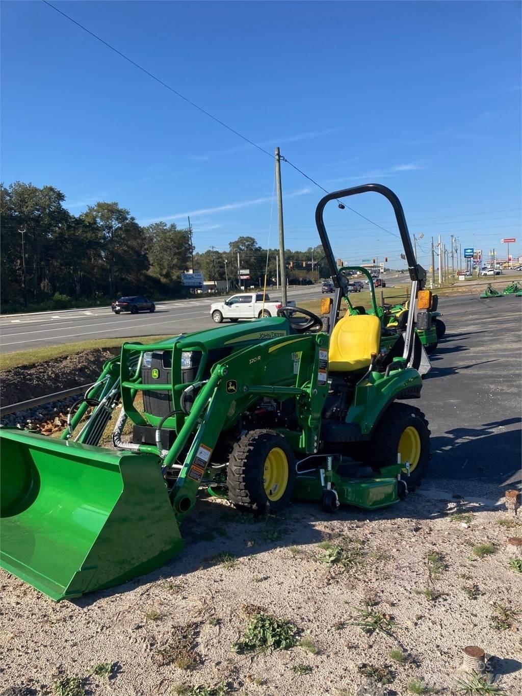 John Deere 1023E Компактни трактори