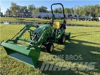 John Deere 1023E Компактни трактори