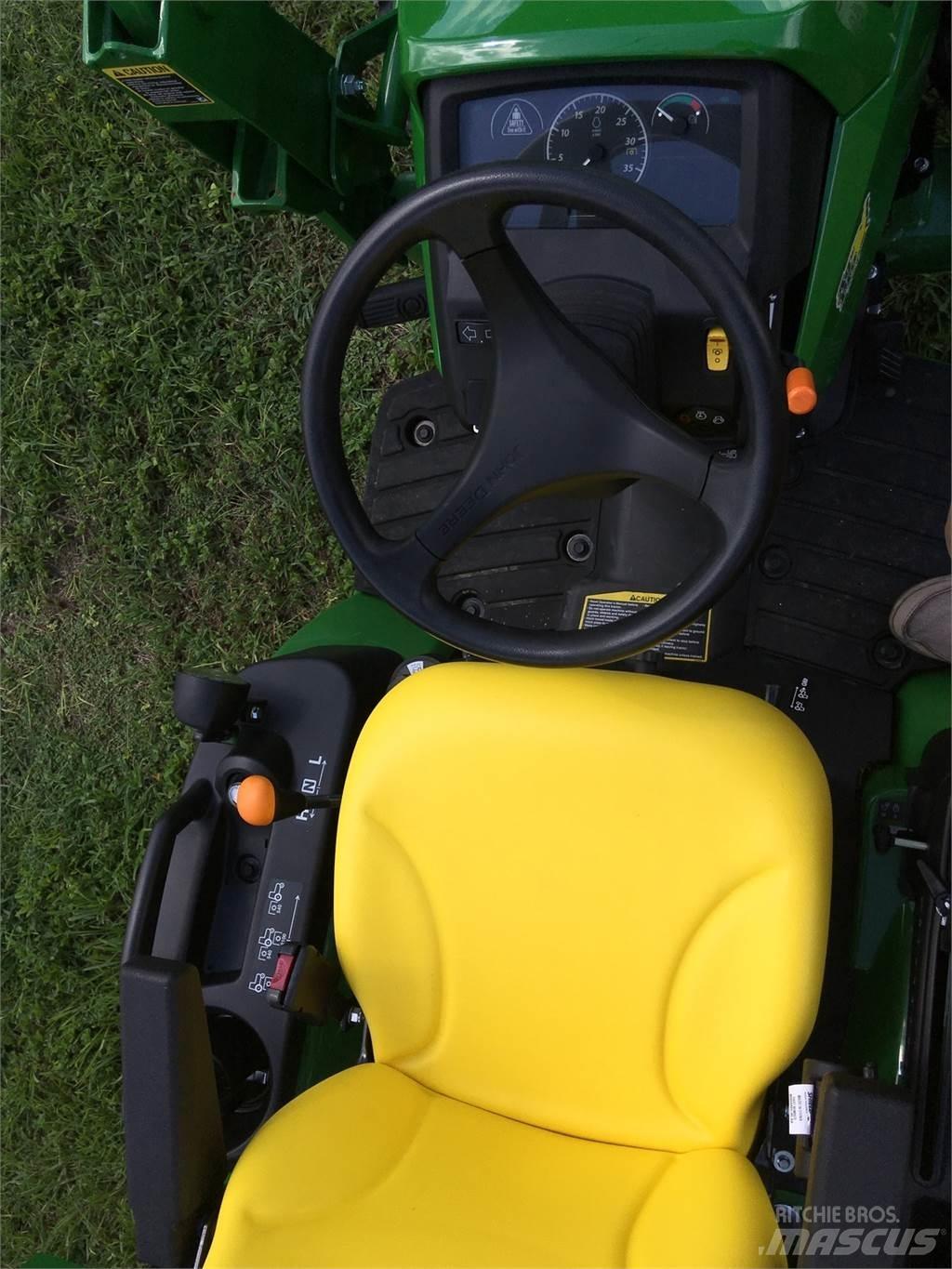 John Deere 1025R Компактни трактори