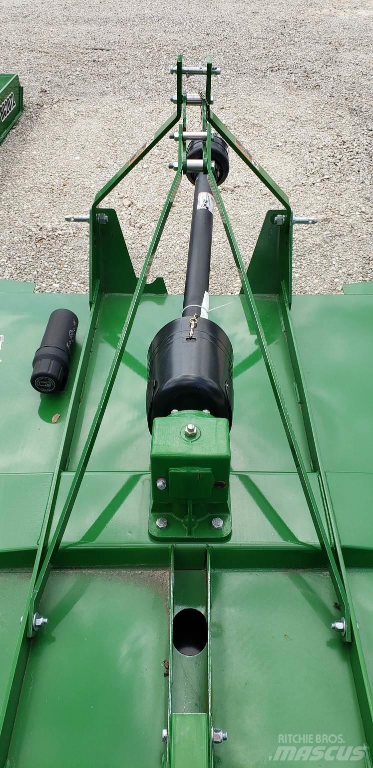 John Deere 1025R Компактни трактори