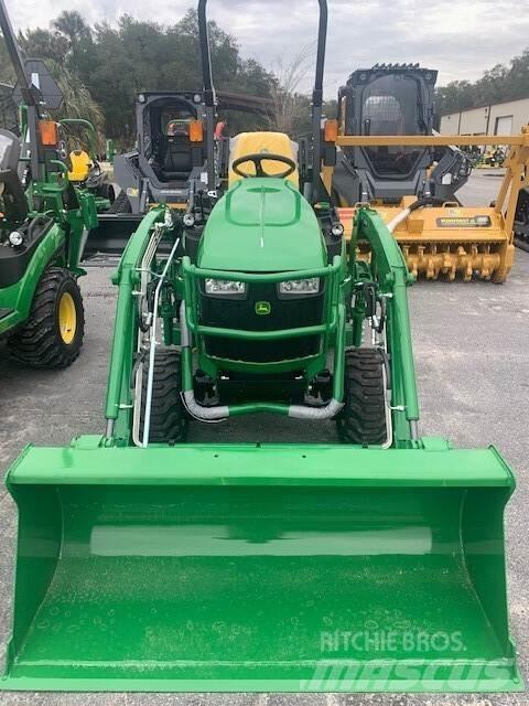 John Deere 1025R Компактни трактори