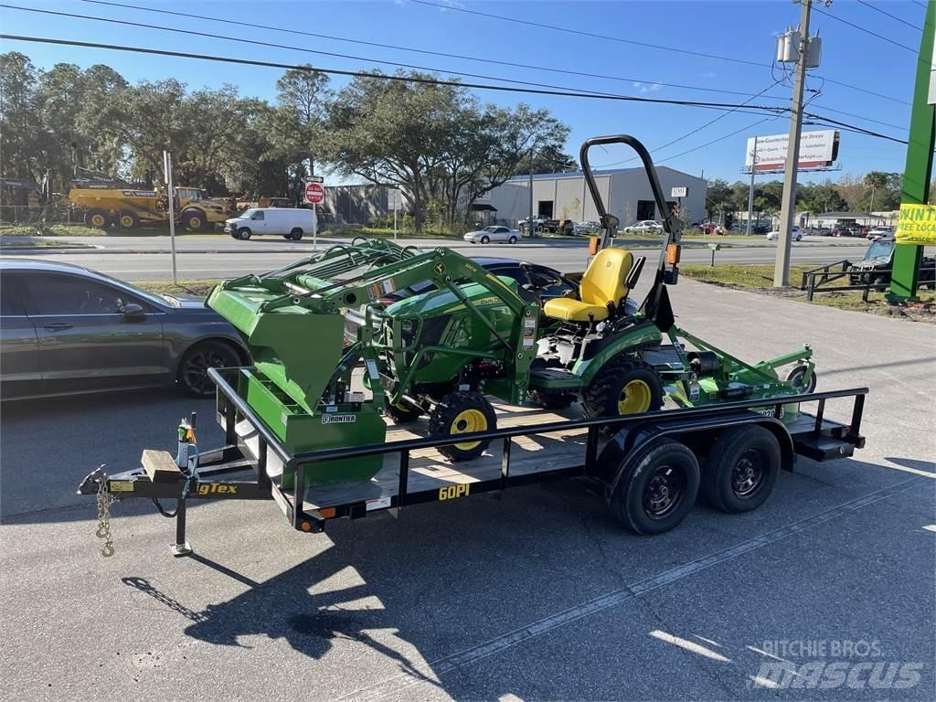John Deere 1025R Компактни трактори