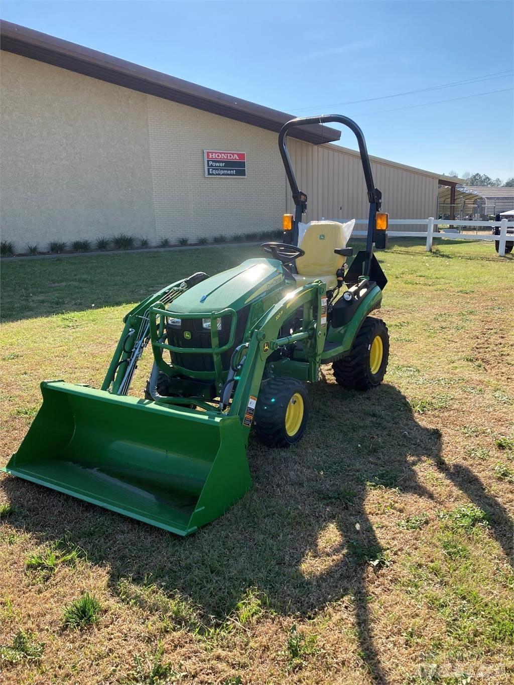John Deere 1025R Компактни трактори