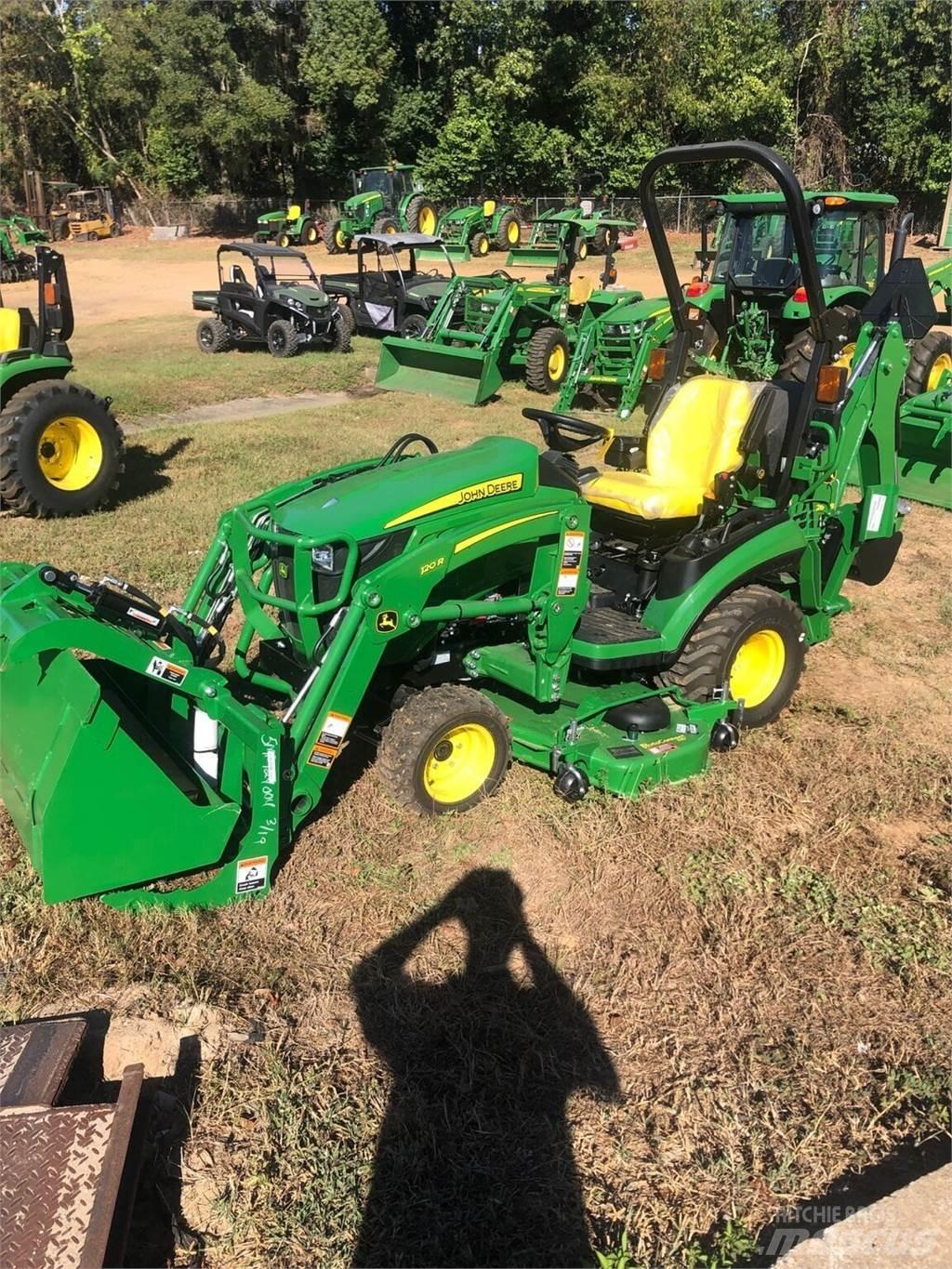 John Deere 1025R Компактни трактори