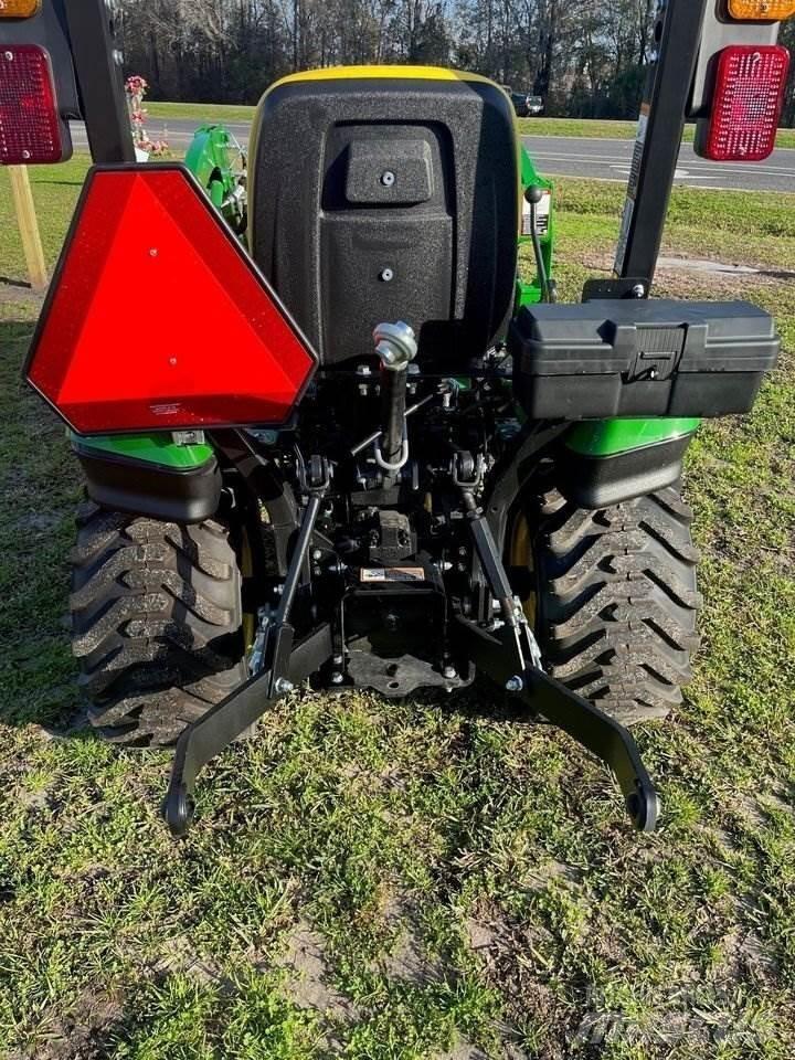 John Deere 1025R Компактни трактори