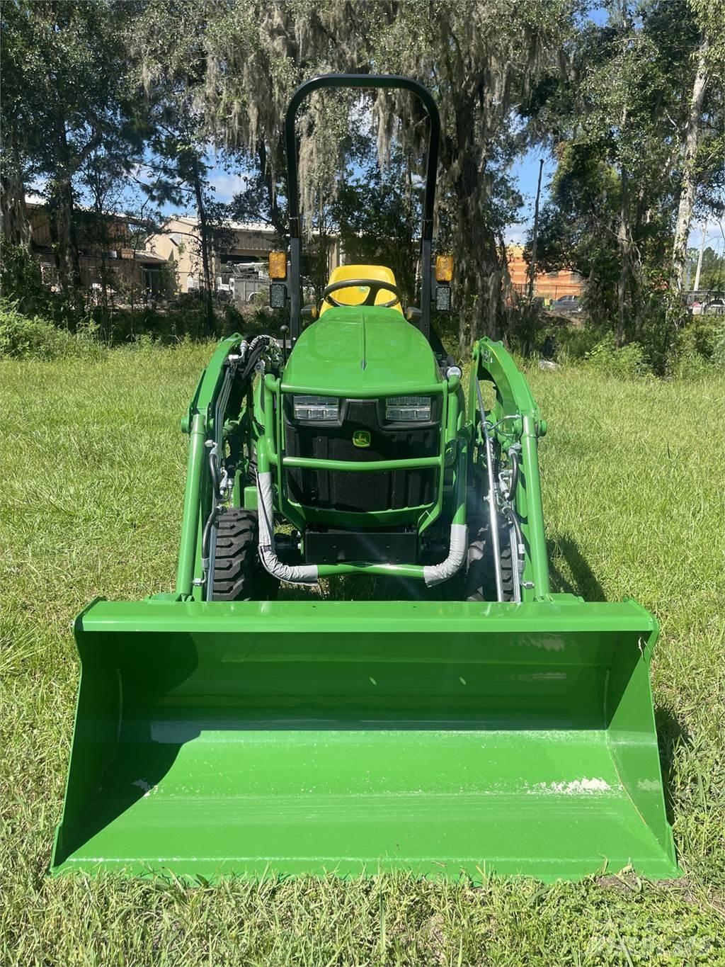 John Deere 1025R Компактни трактори