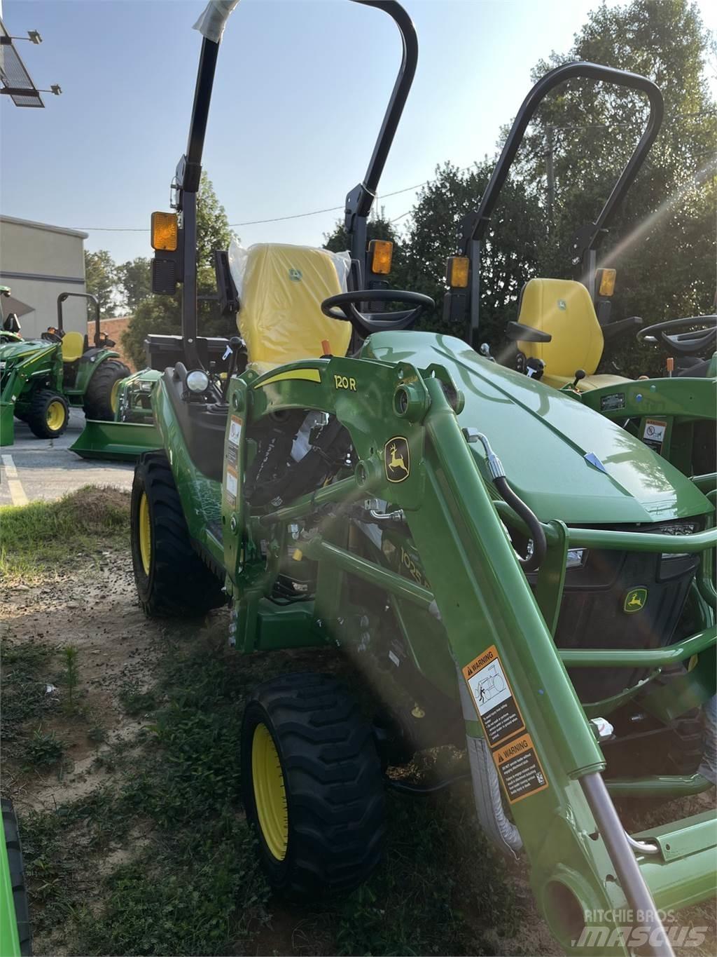John Deere 1025R Компактни трактори