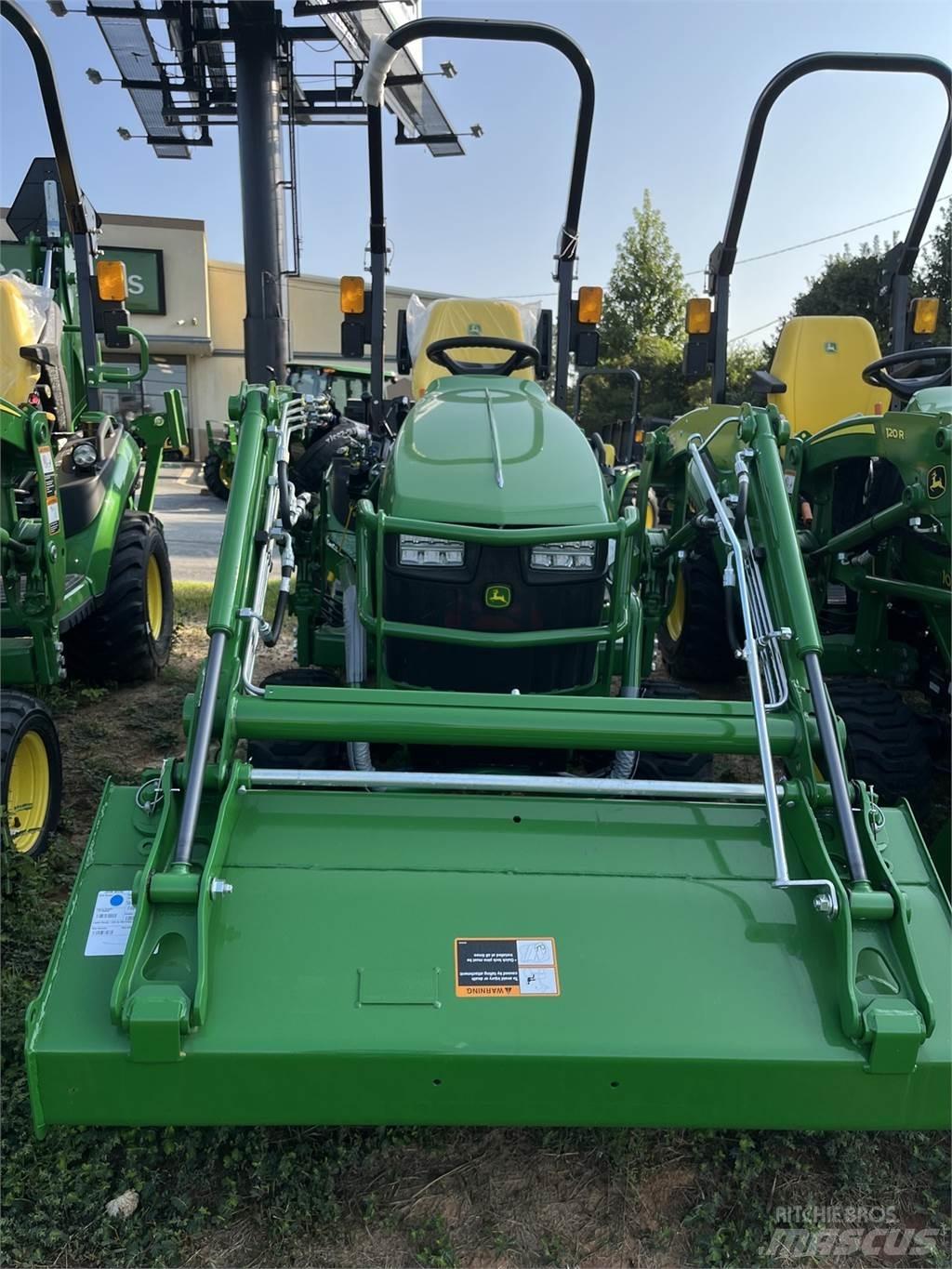 John Deere 1025R Компактни трактори