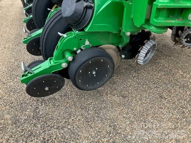 John Deere 1795 Сеялки