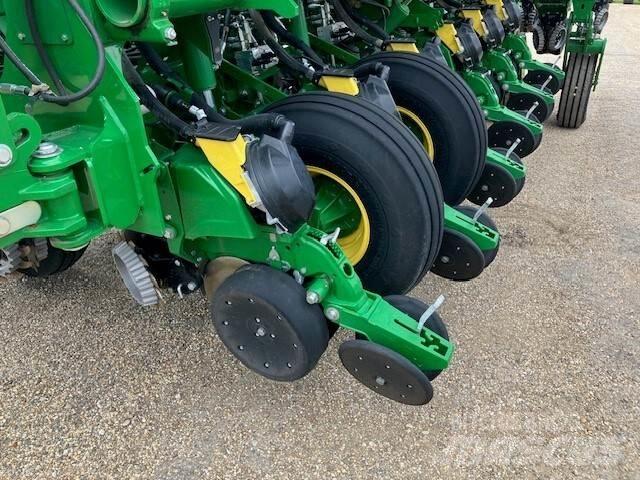 John Deere 1795 Сеялки
