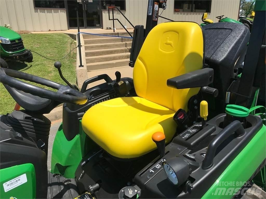 John Deere 2025R Компактни трактори