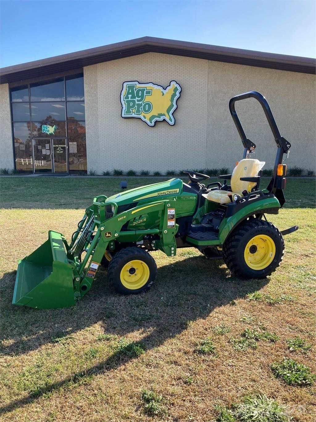 John Deere 2025R Компактни трактори
