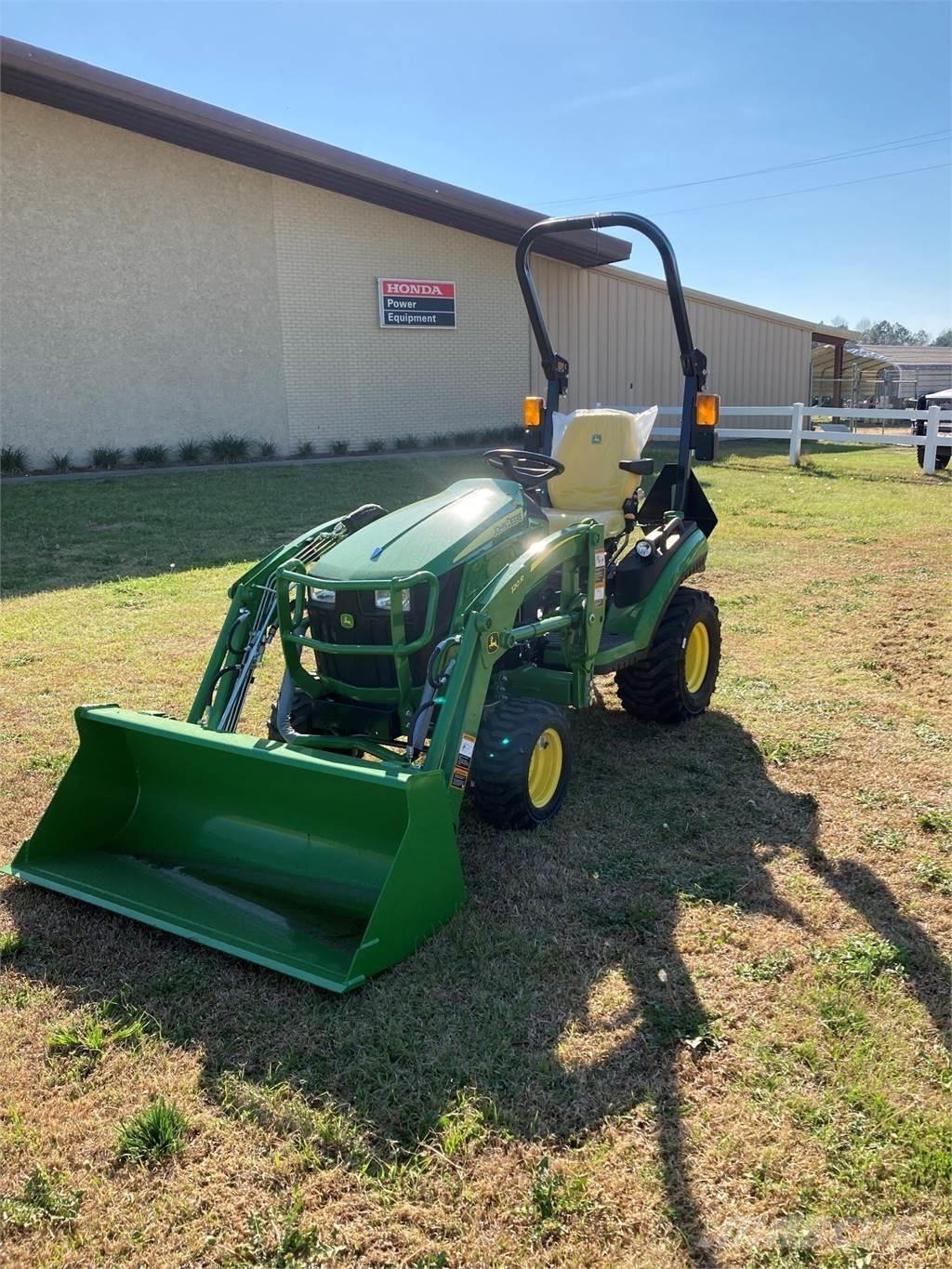 John Deere 2025R Компактни трактори