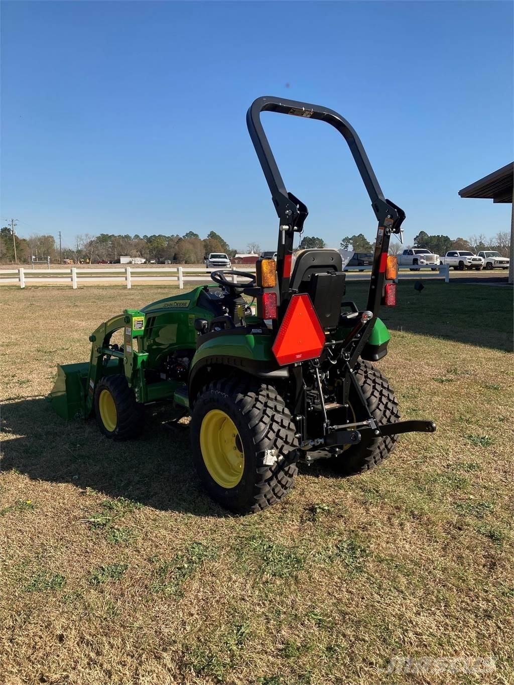 John Deere 2025R Компактни трактори