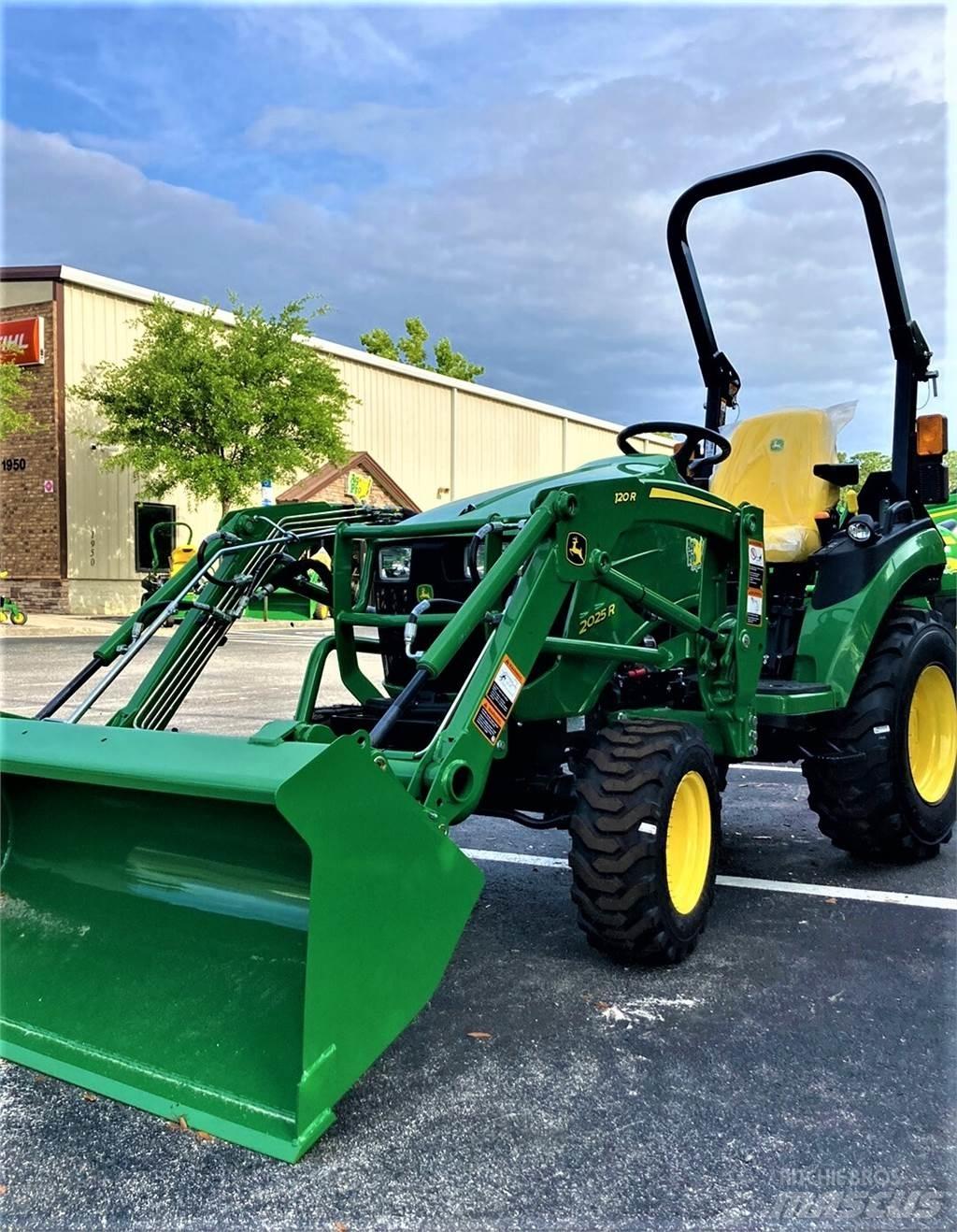 John Deere 2025R Компактни трактори