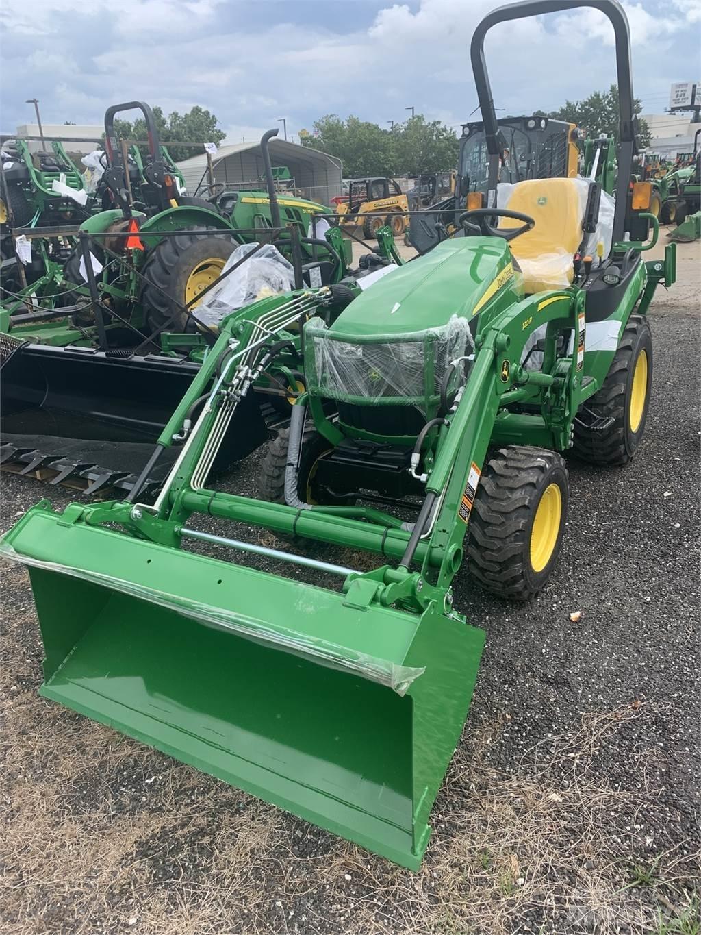 John Deere 2025R Компактни трактори