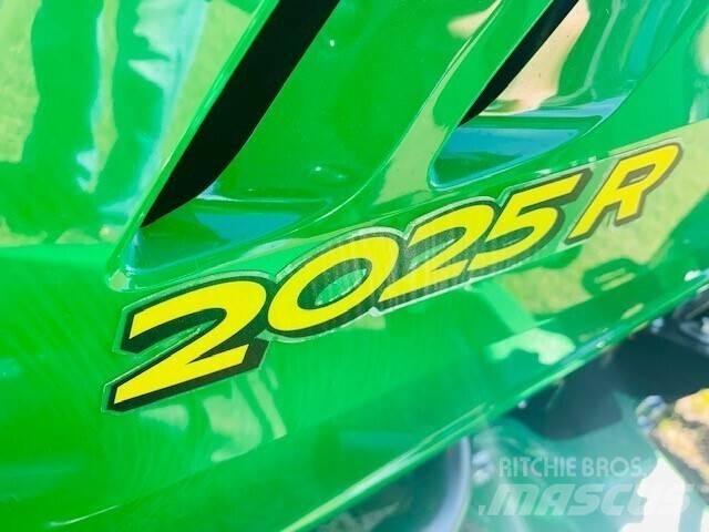 John Deere 2025R Компактни трактори