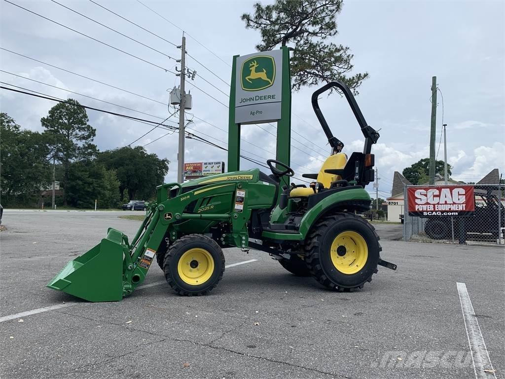 John Deere 2025R Компактни трактори