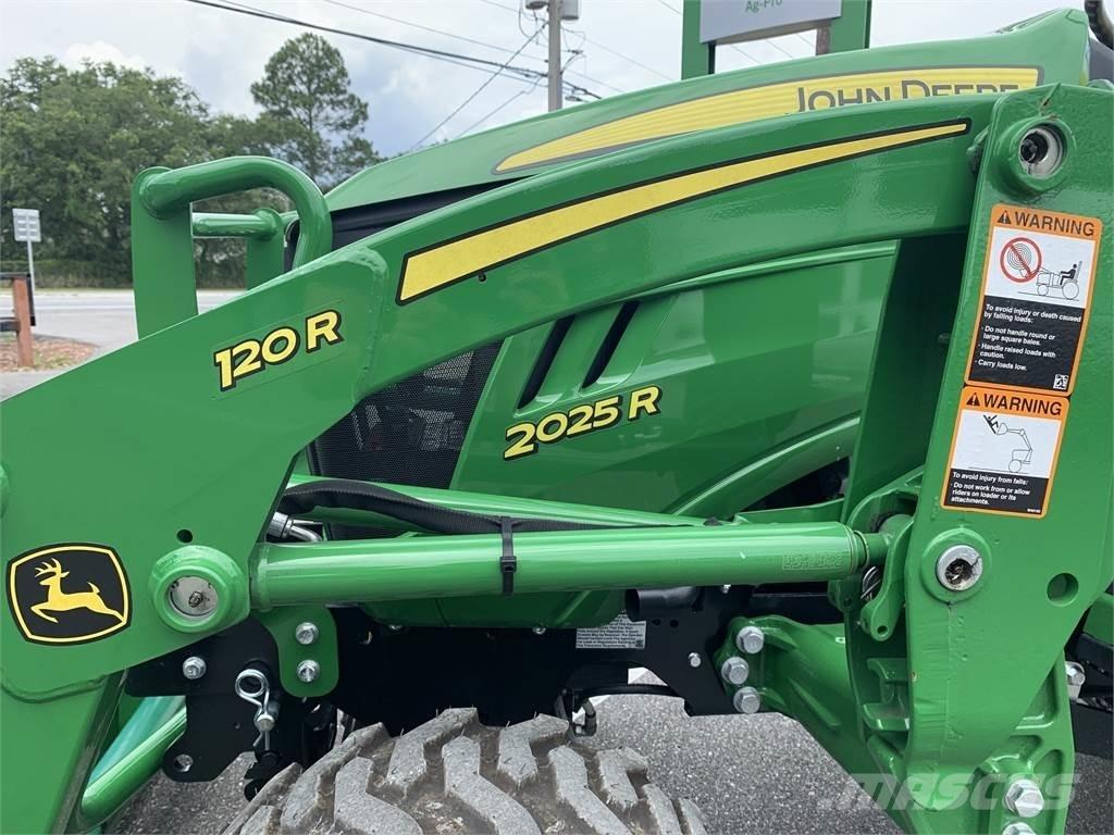 John Deere 2025R Компактни трактори