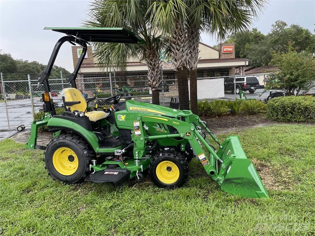 John Deere 2025R Компактни трактори