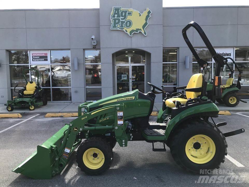 John Deere 2025R Компактни трактори