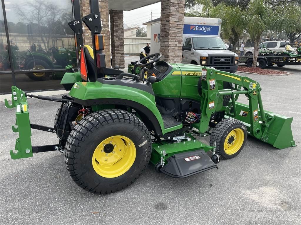 John Deere 2032R Компактни трактори