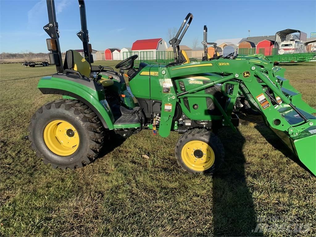 John Deere 2032R Компактни трактори