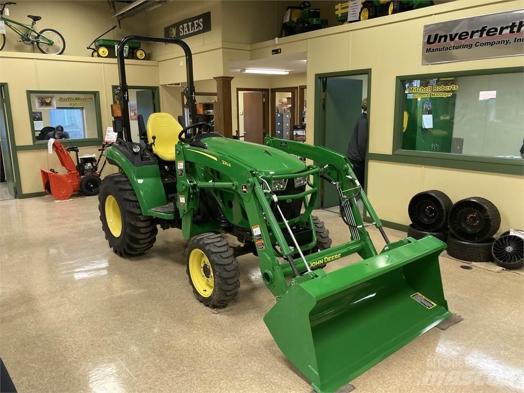 John Deere 2032R Компактни трактори