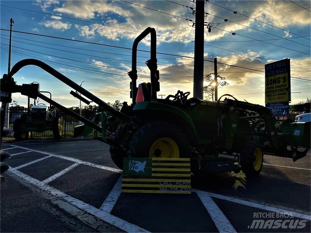 John Deere 2032R Компактни трактори