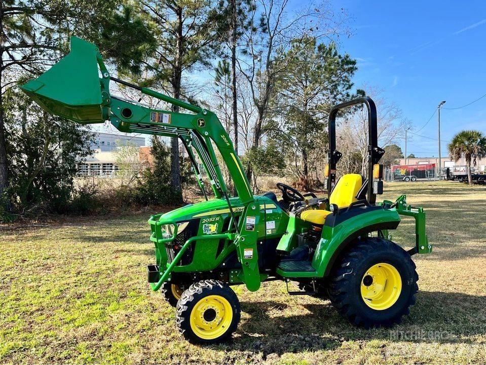 John Deere 2032R Компактни трактори