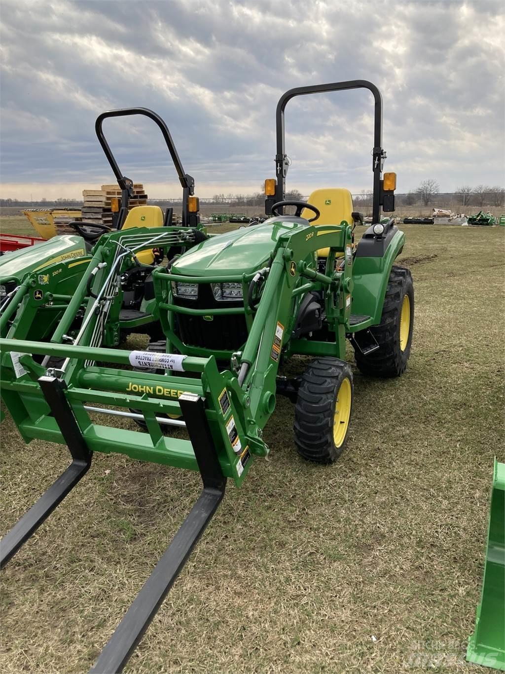 John Deere 2032R Компактни трактори
